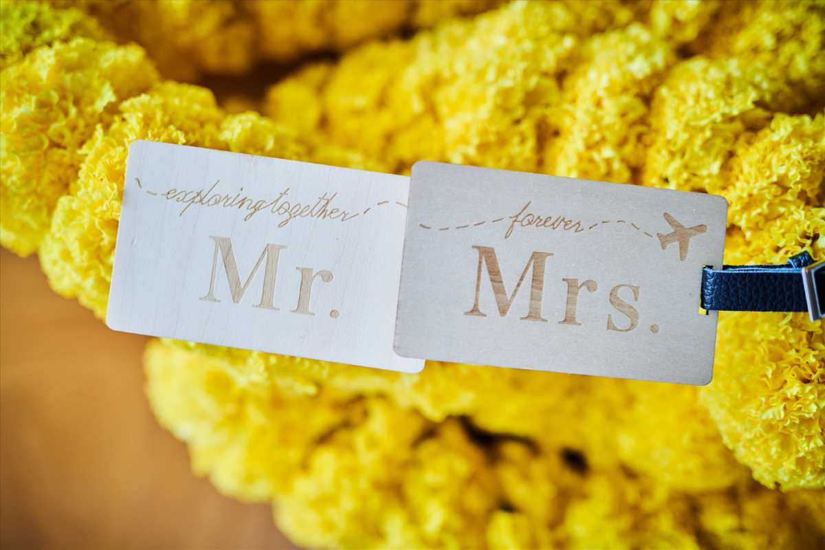 Labels for Mr and Mrs on a wedding bouquet in Koh Tao